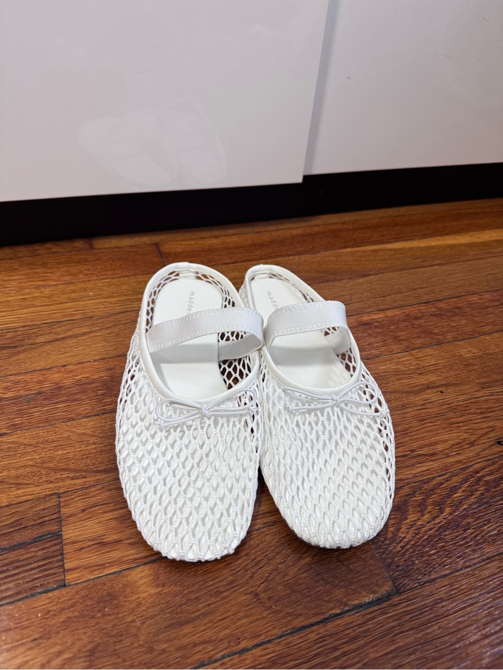Madden Girls White Mesh Mary Jane Shoes with Strap Brand New 8.5